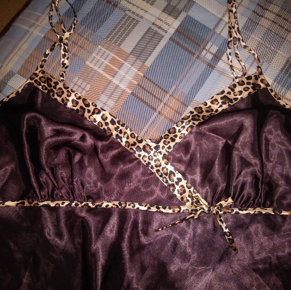 Silky nightgown - Picture 4 of 5
